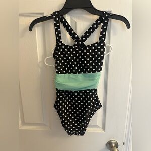 LK Lilly k Dancewear
Breakfast at Tiffanys
Leotard Size Youth Large ?
Polka Dot